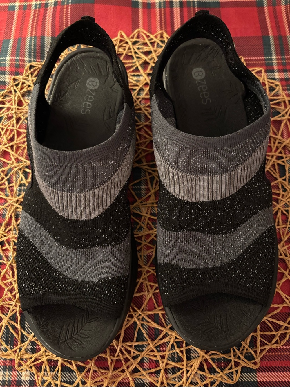 Bzees Women's Black and Gray Slip-On Knit Sandals